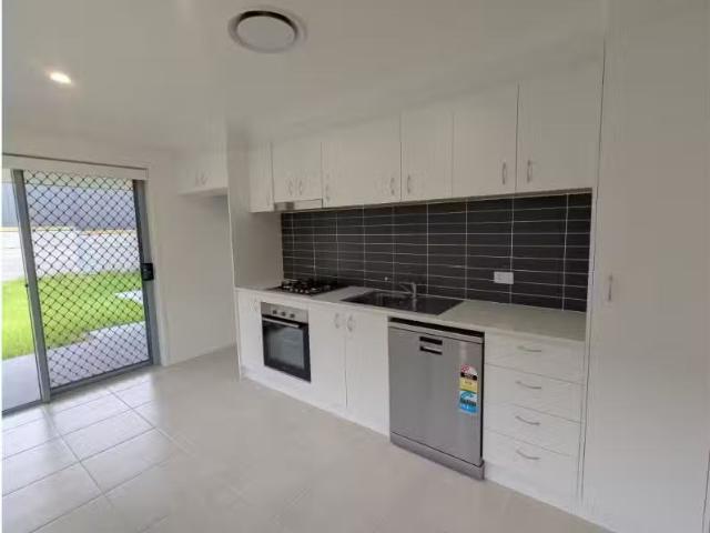 Unique 4A Daunt st, FARLEY House for rent Listed by Bradley S.