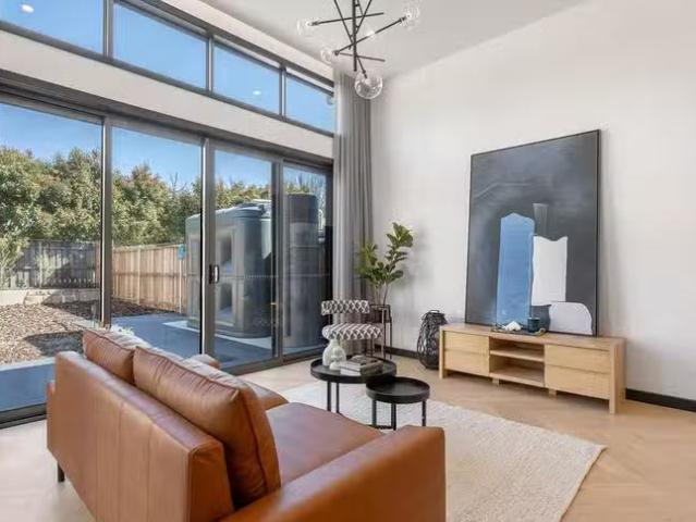 Nice 4B/4 Lumeah Street, Narrabundah, ACT 2604