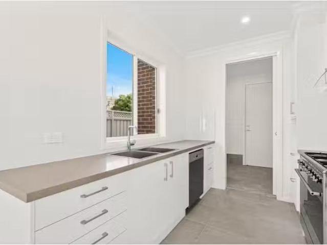 Cheap 4b Lakkari Grove, Cordeaux Heights Townhouse for rent L.