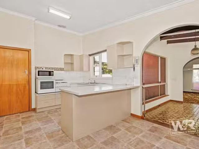 Unique 55 Meananger Crescent, Bayonet Head, WA 6330