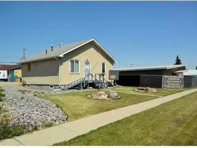 New 5614 2 Avenue, Edson, AB, T7E 1L8 commercial for lease.