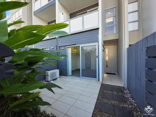 Unique 5/66 Richmond Road, Morningside, QLD 4170