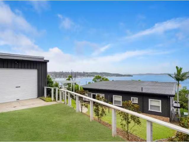 Nice 56 Bareki Road, Eleebana House for rent Listed by Kelly.