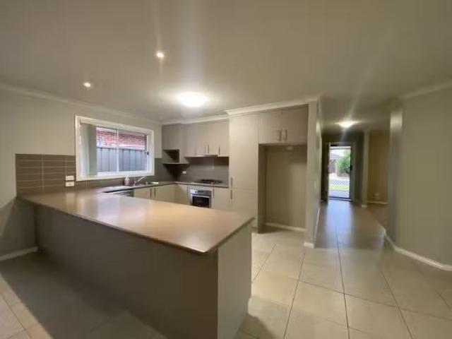 For Rent! 56 Egret Way, THURGOONA House for rent Listed by Lu.