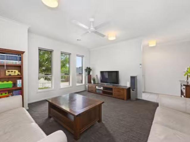 Nice 5/709 Tress St, Mount Pleasant VIC 3350 House For Lease