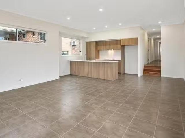 Deal! 57A Barron Road, Birkdale, QLD 4159