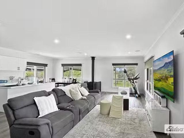Deal! 59 Reid Road, Cathcart, VIC 3377