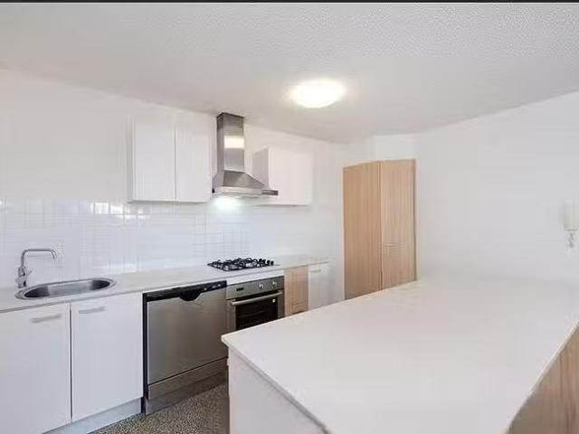 Cheap 503/8 Cordelia Street, South Brisbane, QLD 4101