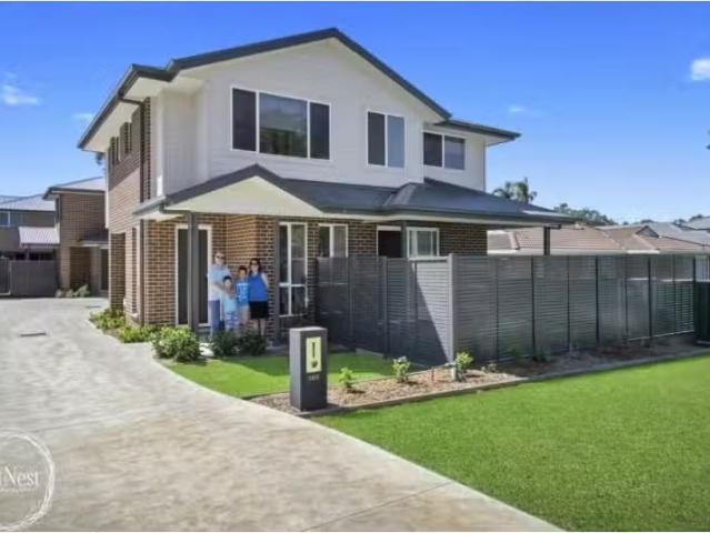 For Rent! 505 Londonderry Road, Londonderry Townhouse for rent.