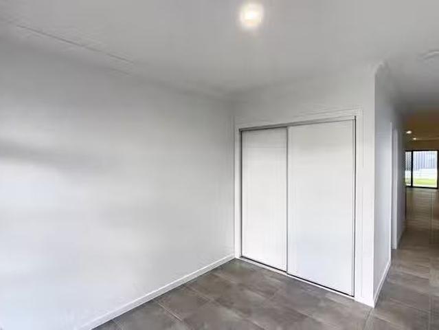 Cheap 51 Endeavour Crescent, Pallara, QLD 4110