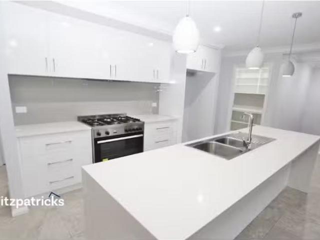 Nice 51 Sturrock Drive, Boorooma House for rent Listed by Ren.