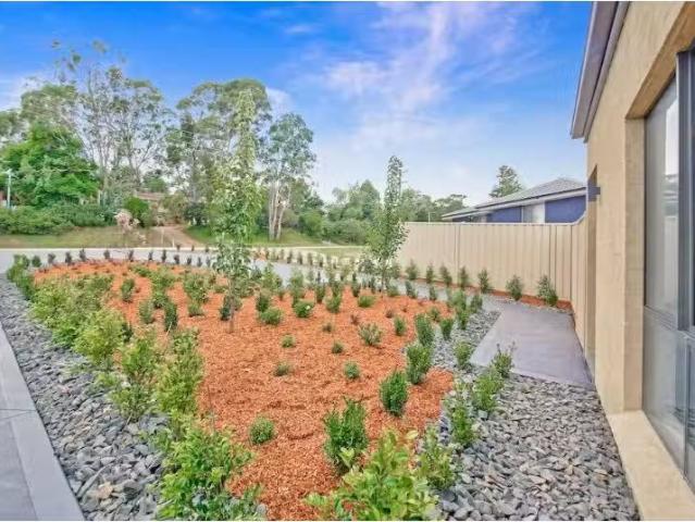 Cheap 51A Remembrance Driveway, Tahmoor Apartment for rent Li.