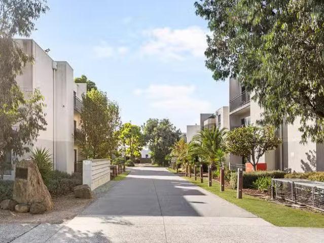 Deal! 5/21 29 Trickey Avenue, Sydenham, VIC 3037
