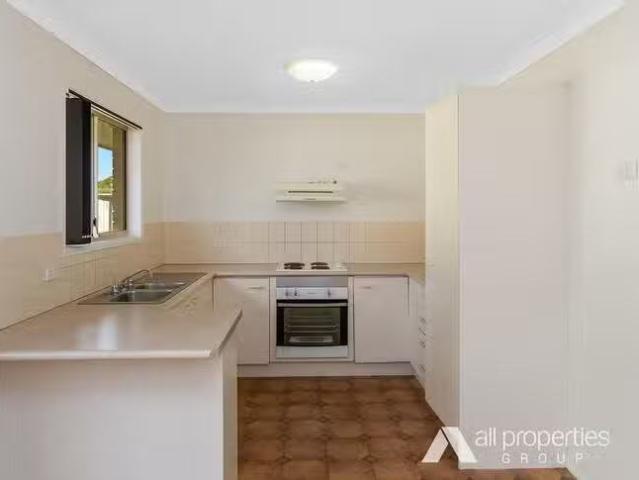 Just in! 53 Fifth Avenue, Marsden, QLD 4132