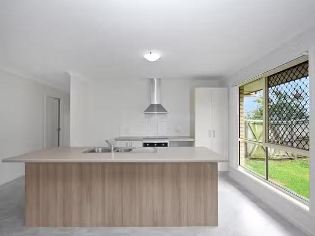 Cheap 53 Tawney Street, Lowood, QLD 4311