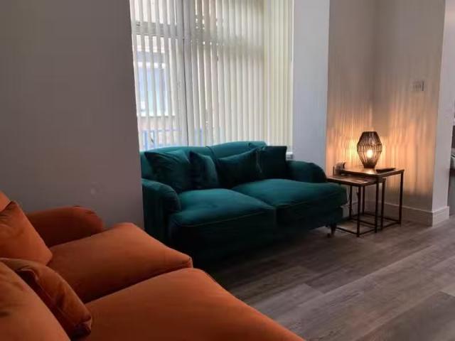 Cheap 5 BA 5 bedroom house share for rent in Ainslie Street, G.