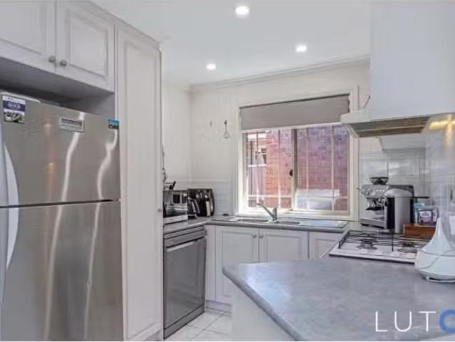 Nice 5 Biddell Place, Nicholls House for rent Listed by Balje.
