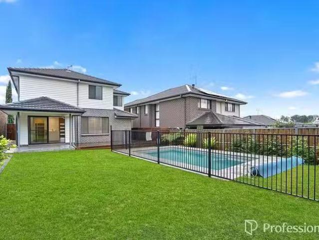 Cozy 5 Billets Way, Box Hill, NSW 2765