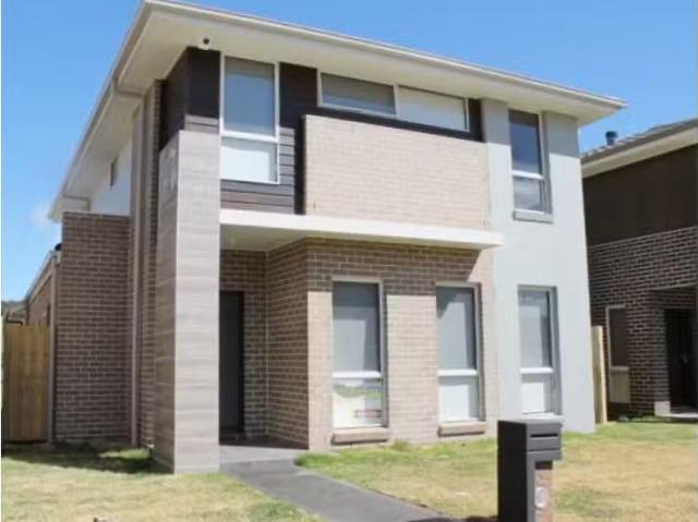 For Rent! 5 BR 11 Diana Street, SCHOFIELDS House for rent Lis.