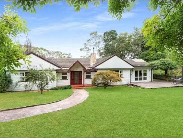 Cheap 5 BR 11 Merilbah Road, BOWRAL House for rent Listed by.