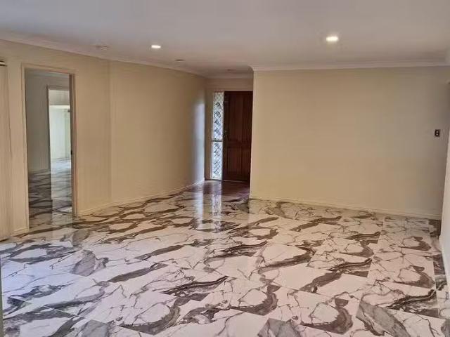 Nice 5 BR 11 Nightjar Drive, Upper Coomera, QLD 4209