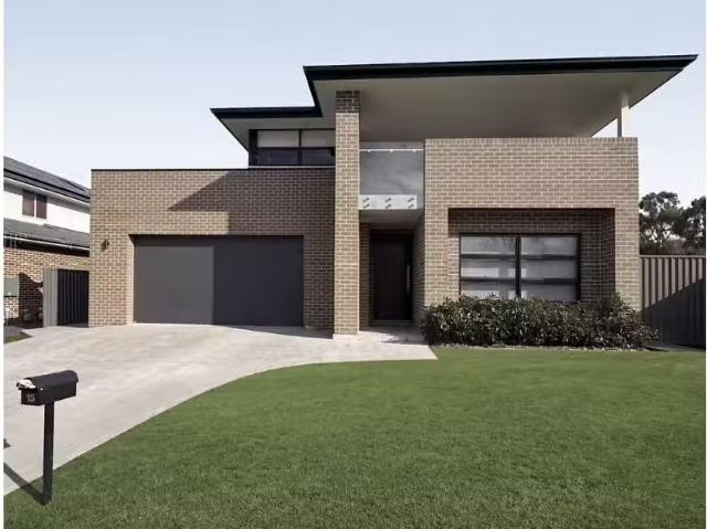Just in! 5 BR 15 Tortula Place, Denham Court House for rent L.