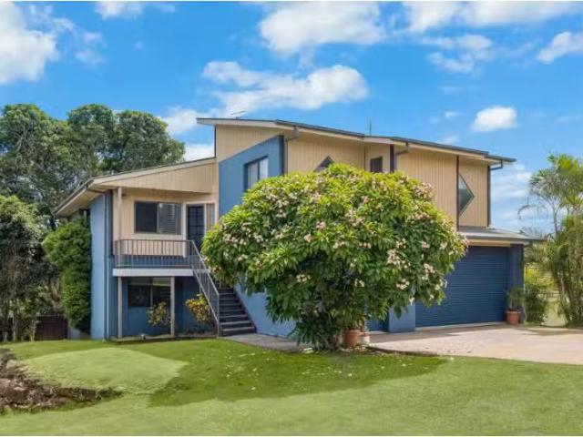 Cheap 5 BR 1 Benson Street, TWEED HEADS WEST House for rent L.