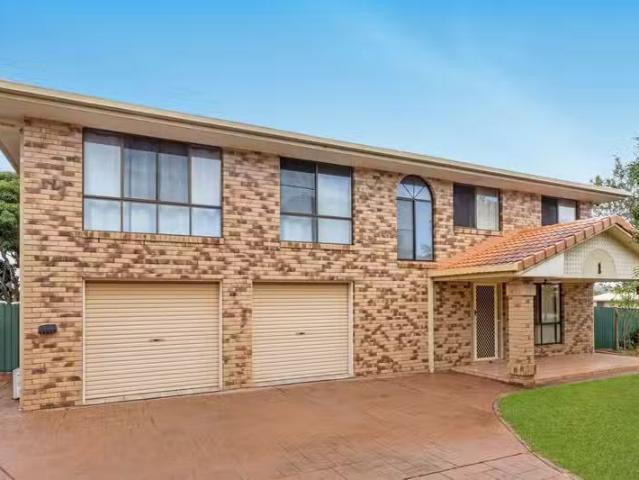 Charming 5 BR 1 Burgess Court, WELLINGTON POINT, QLD 4160 Ho.