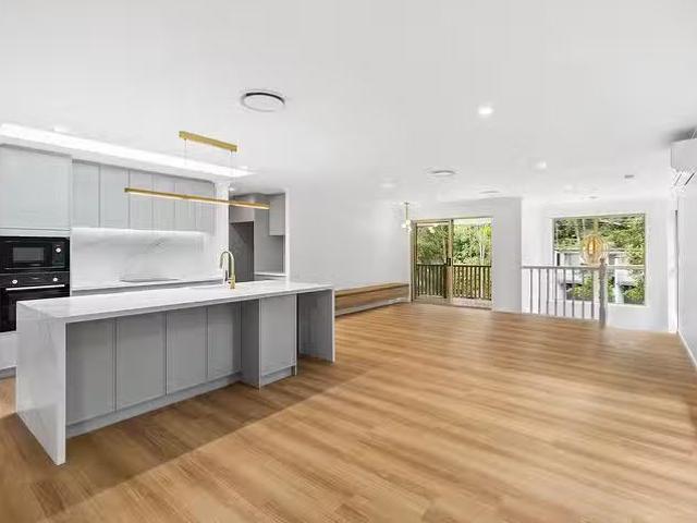 For Rent! 5 BR 22A Praeger Street, Chapel Hill, QLD 4069