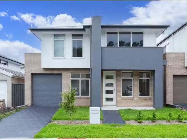 Just in! 5 BR 28 Garforth Glade, Marsden Park House for rent.