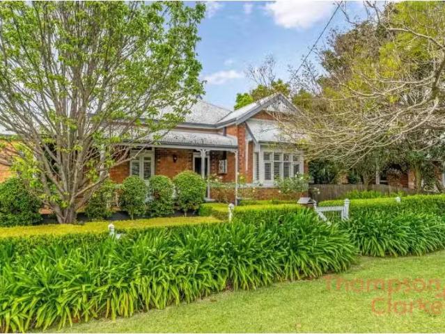Deal! 5 BR 35 King Street, LORN Property for rent Listed by C.