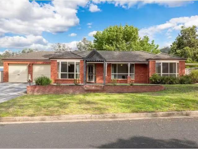 New 5 BR 47 Alawarra Road, Springdale Heights House for rent.