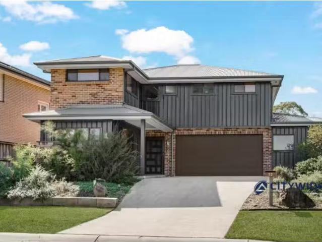 Cheap 5 BR 52 Sugarloaf Cres, Colebee House for rent Listed b.