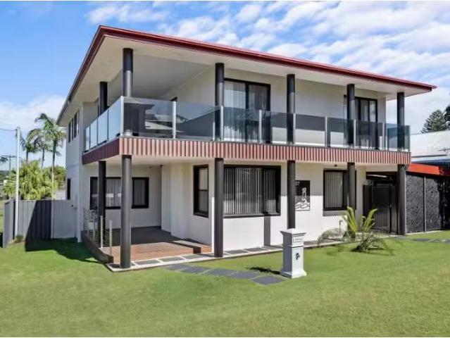 Just in! 5 BR 57 Woods Street, Redhead House for rent Listed.
