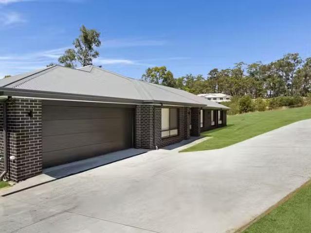 Rental! 5 BR 74 Miandetta Drive, Nerang, QLD 4211 House for.
