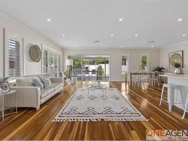 Unique 5 BR 80 Coolawin Circle, NARARA House for rent Listed.