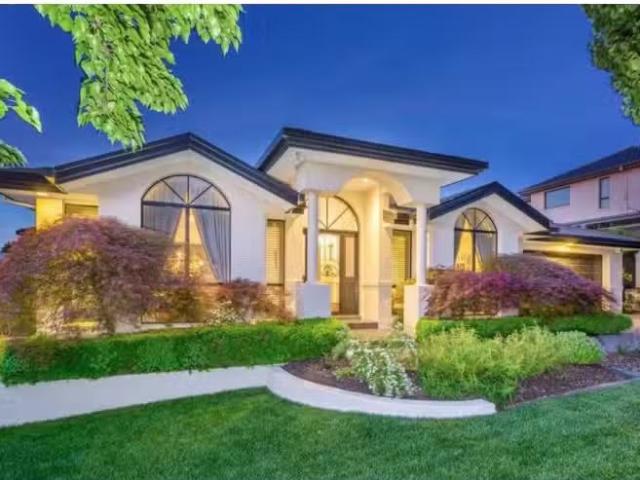Unique 5 BR 81 Sue Geh Circuit, Nicholls House for rent Liste.