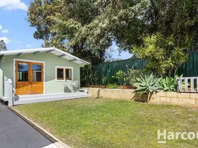 Just in! 5 BR 8 Karrakat Glade, BEELIAR, WA 6164 House for R.