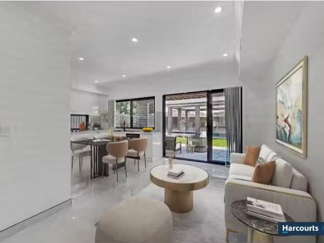 Nice 5 BR 99a Dennistoun Ave, Guildford West House for rent L.