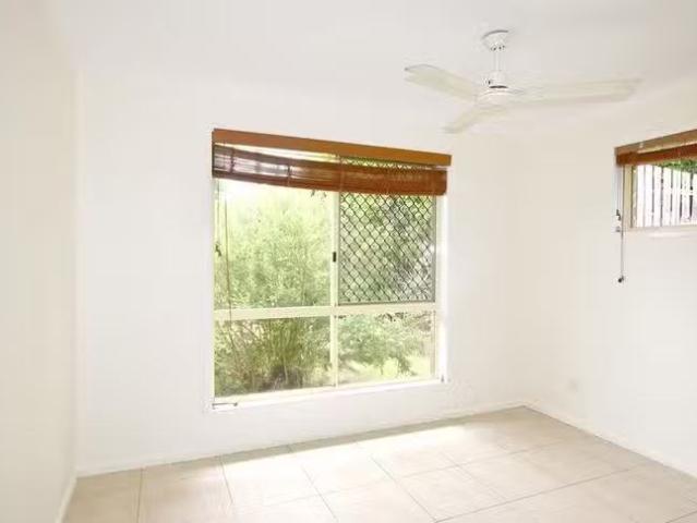 Deal! 5 Lady Elliot Court, Clinton, QLD 4680