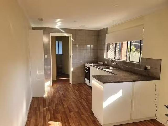Cozy 5 Larrimah Road, Morphett Vale, SA 5162
