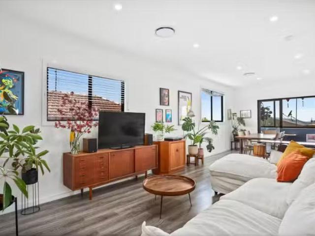 For Rent! 5 Sheffield Street, Cringila House for rent Listed.