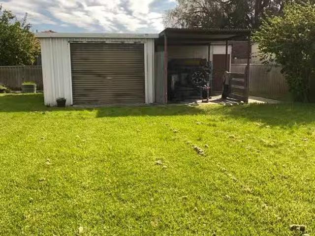 Just in! 5 Percival Place, BROADWATER, WA 6280 House for Rent