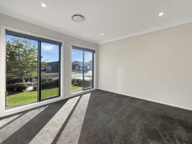 Rental! 5 Quokka St, Throsby House for rent Listed by Hollie.