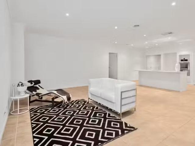 New 5 Williams Bay Walk, Point Cook VIC 3030