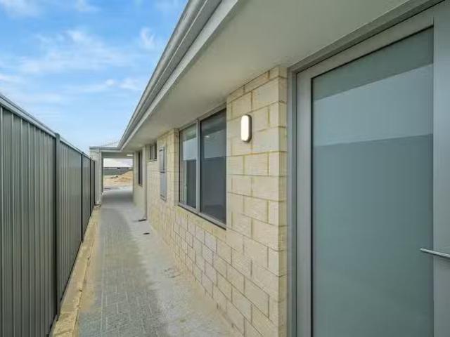 Cozy 5A Nerite Way, Jindalee, WA 6036