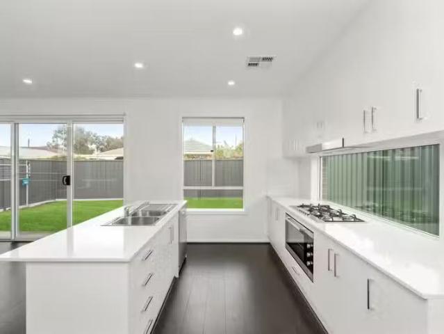 Deal! 5A Karingal Crescent, SALISBURY PARK, SA 5109 House fo.