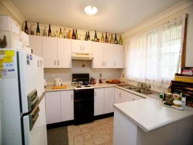 Nice 6/4 Delta Close, Eleebana, NSW 2282