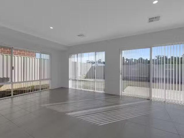 Deal! 64 Paradise Road, Baldivis, WA 6171