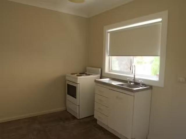 For Rent! 64A Blacktown Road, BLACKTOWN, NSW 2148 Studio for.